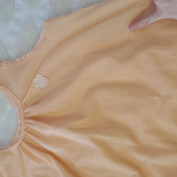 Vintage Peachy Pink Sleeveless Lightweight Shift Gown - Picture 5 of 14